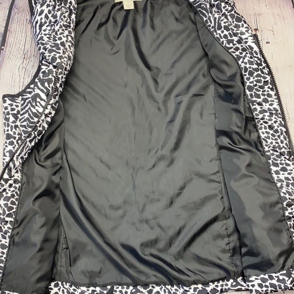 NWOT: LAURA ASHLEY Black/White Vest Size: Large - Picture 17 of 17